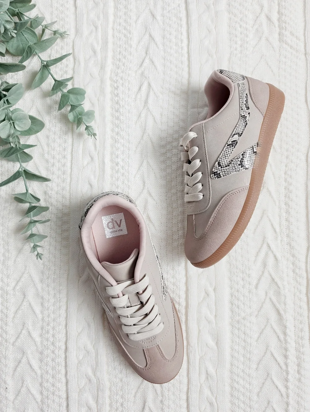 DV Dolce Vita Quantum Sneakers Lace Up Vegan Leather Suede Animal Print NIB 7.5